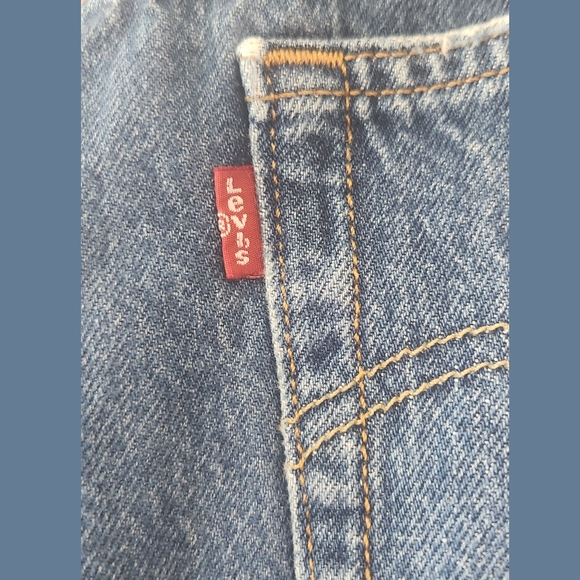 Levi's 501 High Waisted Distressed Button Fly Denim Shorts Waist 33. - Picture 5 of 9